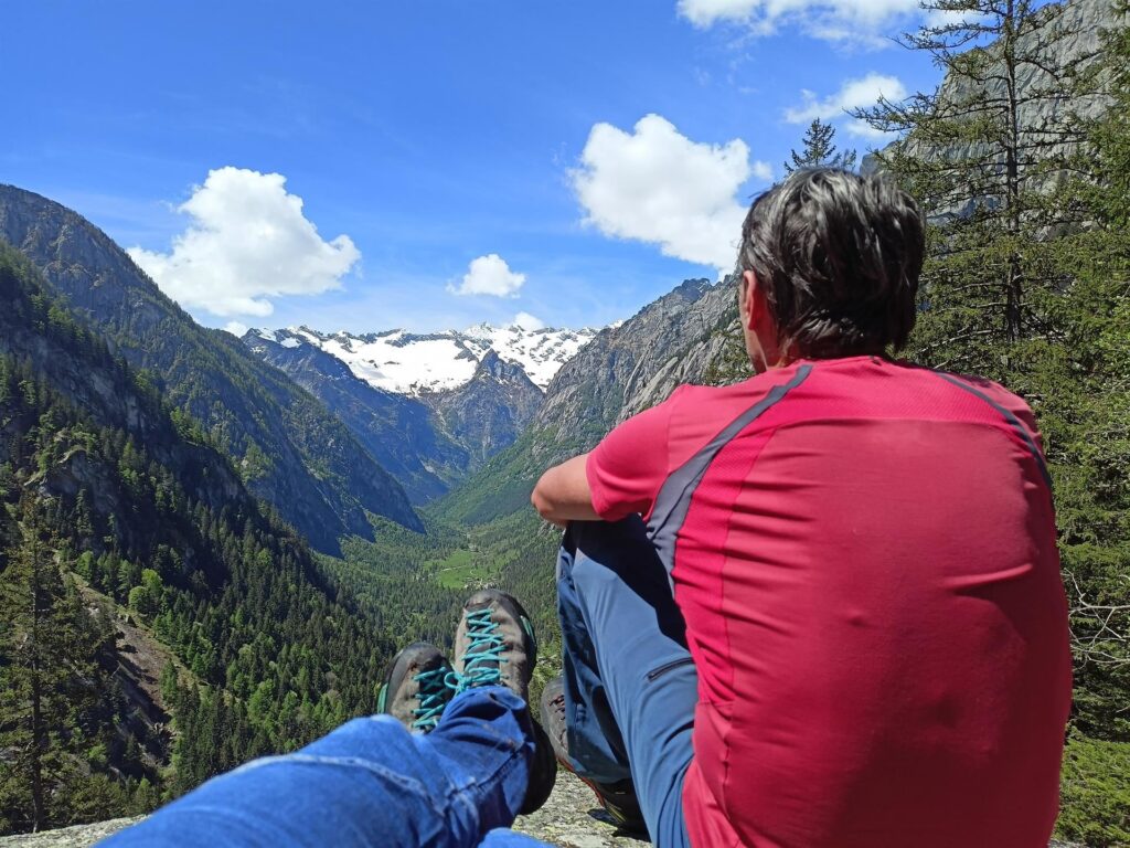 punto panoramico: di fronte a noi la Val Merdarola e la Punta Fiorelli