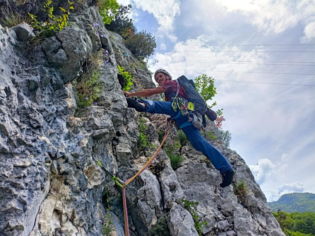 Gab parte sul quarto tiro che si rivelerà uno dei più belli e divertenti