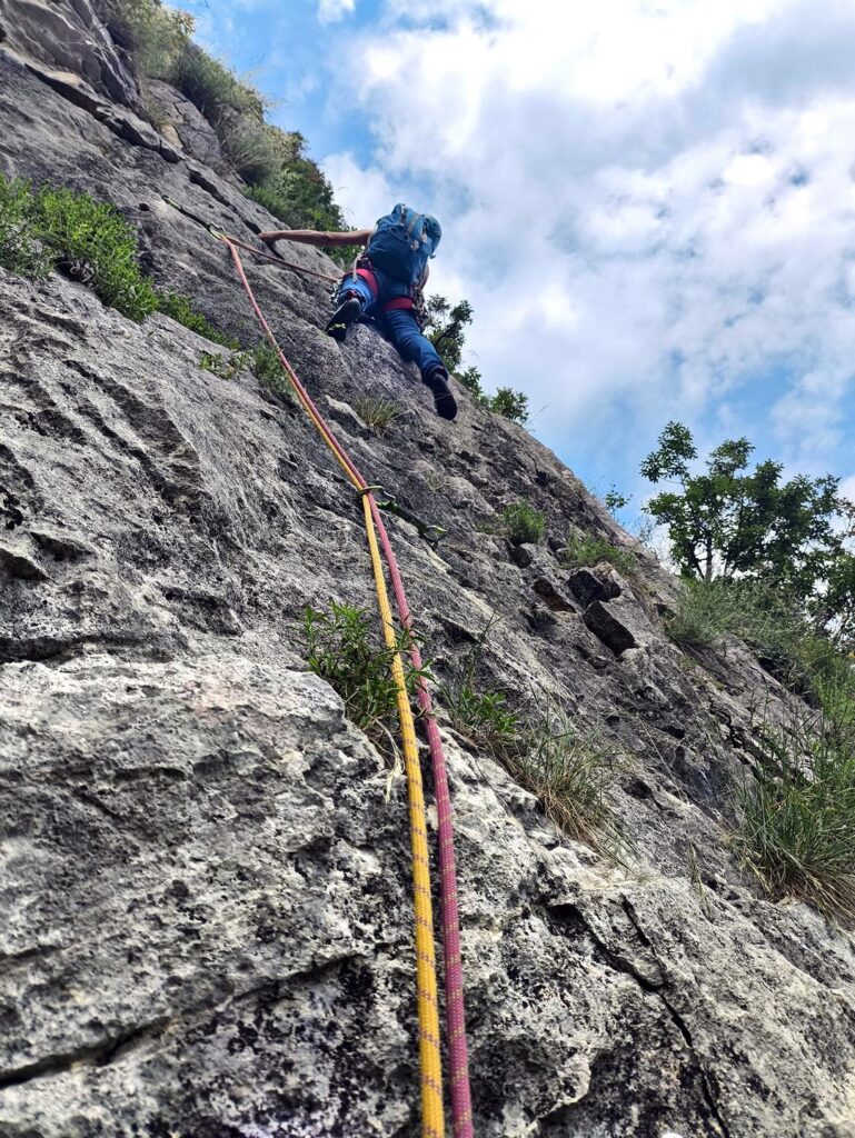 Erica sulle piacevoli placchette del quarto tiro
