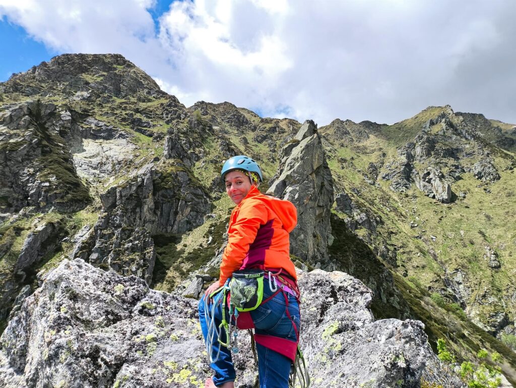 in cima, la &quot;fiamma&quot; del Piccolo Cervino poco più in là