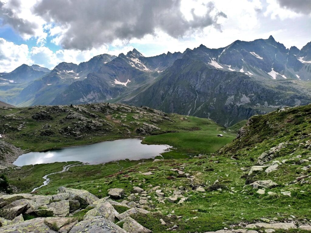 fino al lago principale e di nuovo in vista del bivacco