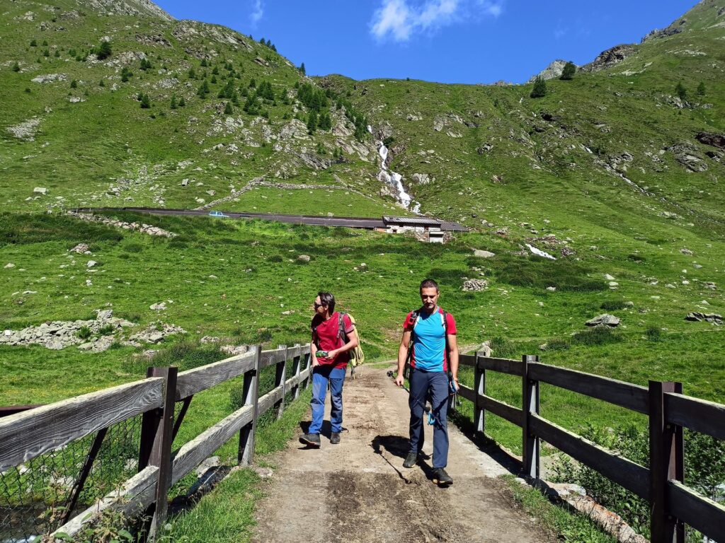 ci spostiamo sulla sponda opposta del torrente