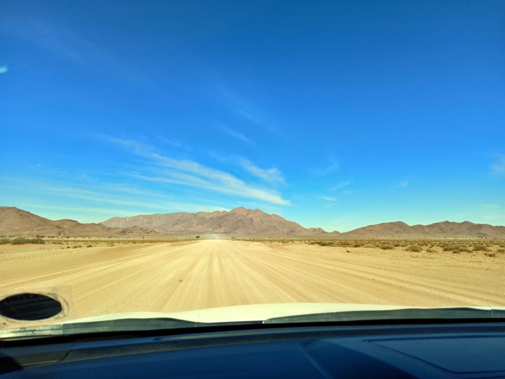 sempre dritta correva la strada...