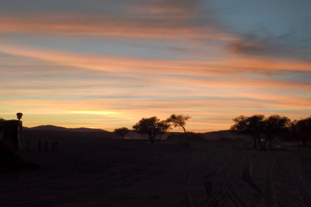 l&#039;alba, nel deserto