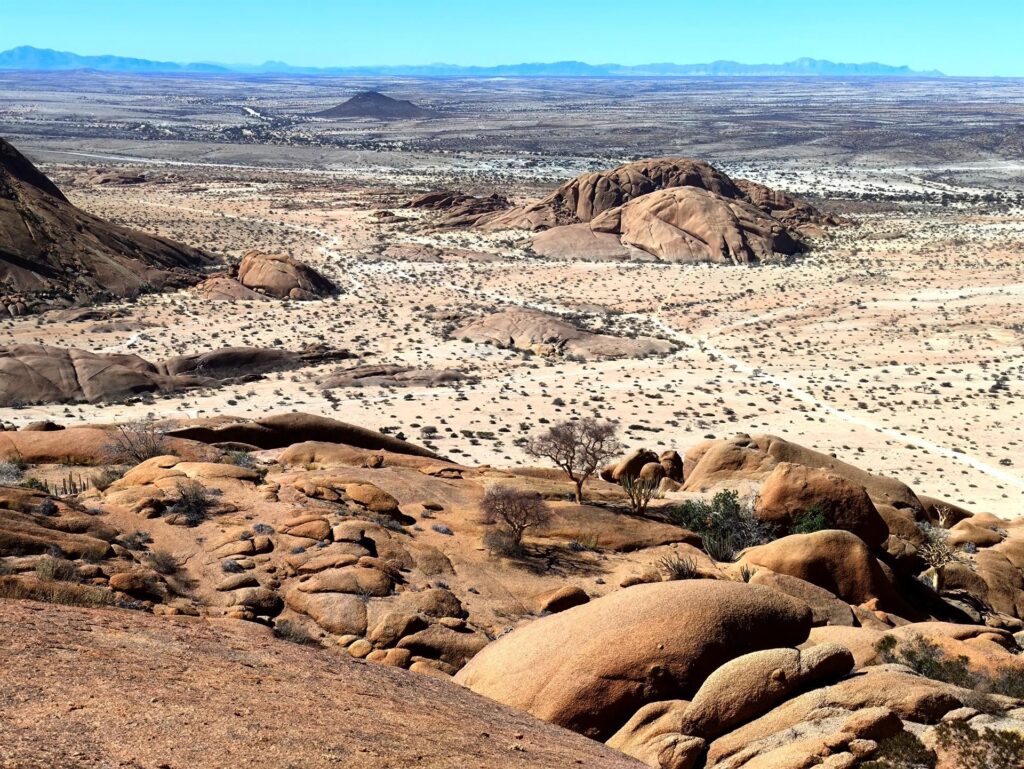 sotto di noi il deserto