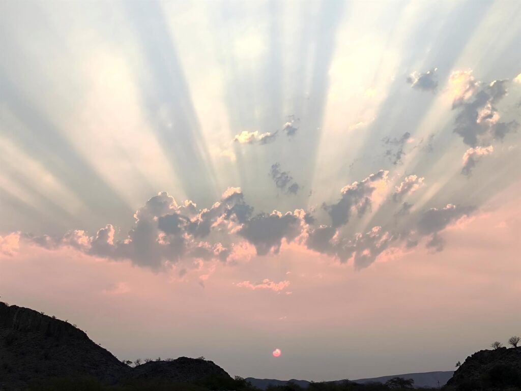 un attimo prima che il sole sparisca all&#039;orizzonte