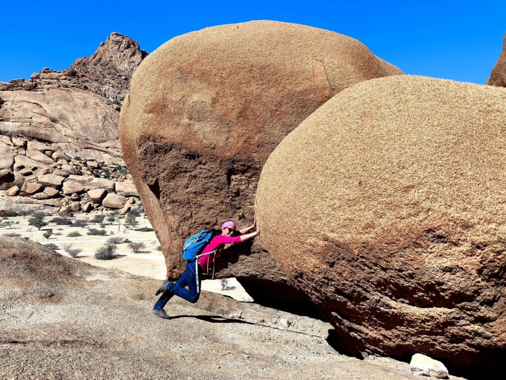 ci sono rocce che sembrano gigantesche uova