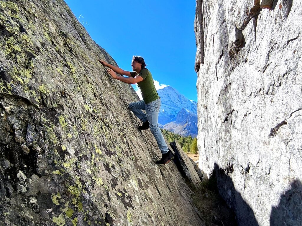 Gabri che si diverte: d&#039;altronde oggi non avevamo ancora toccato roccia