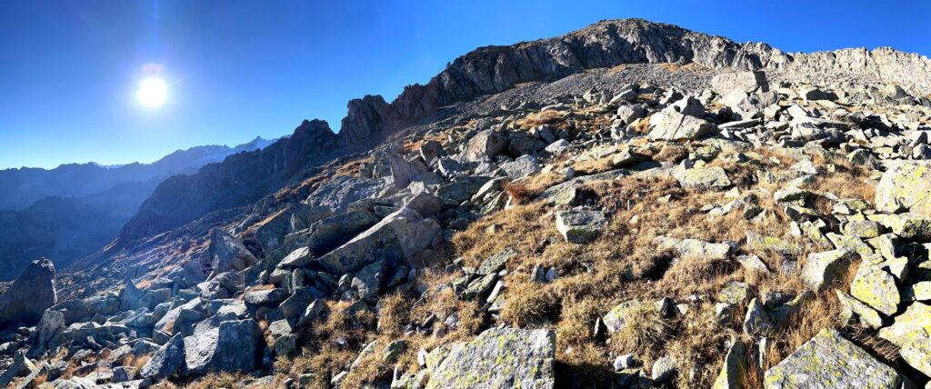 panoramica della nostra cresta vista dalla via normale di discesa. E&#039; stata una bellissima e lunghissima galoppata!!