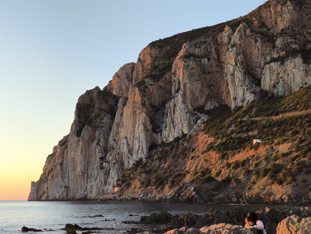 Le bellissime scogliere di Masua con la luce del tramonto