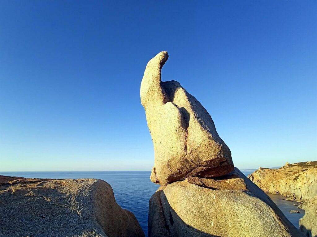 pinnacolino coronato da questa scultura!