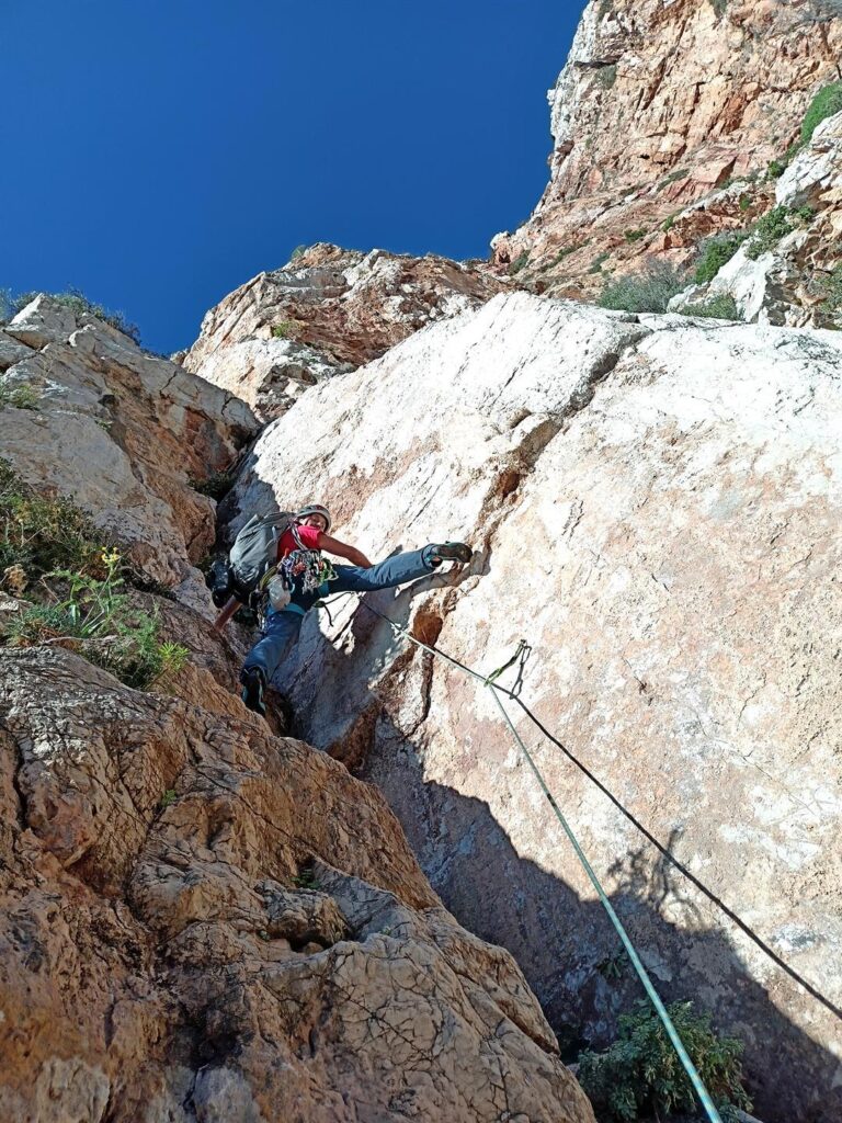 Gab attacca le danze sul diedro. Fin qui tutto bene