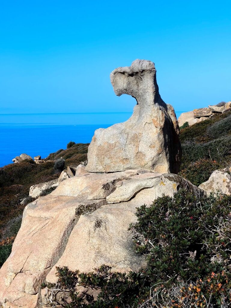 rocce a forma di mezzo cuore