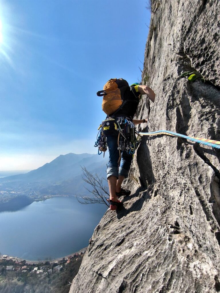 Per il quinto tiro optiamo per la variante dello zio. Parte Paolino in traverso...
