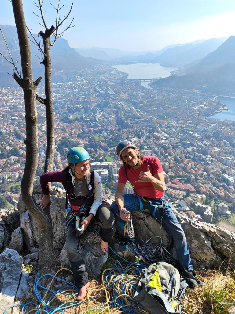 Erica e Gab soddisfatti al termine della via
