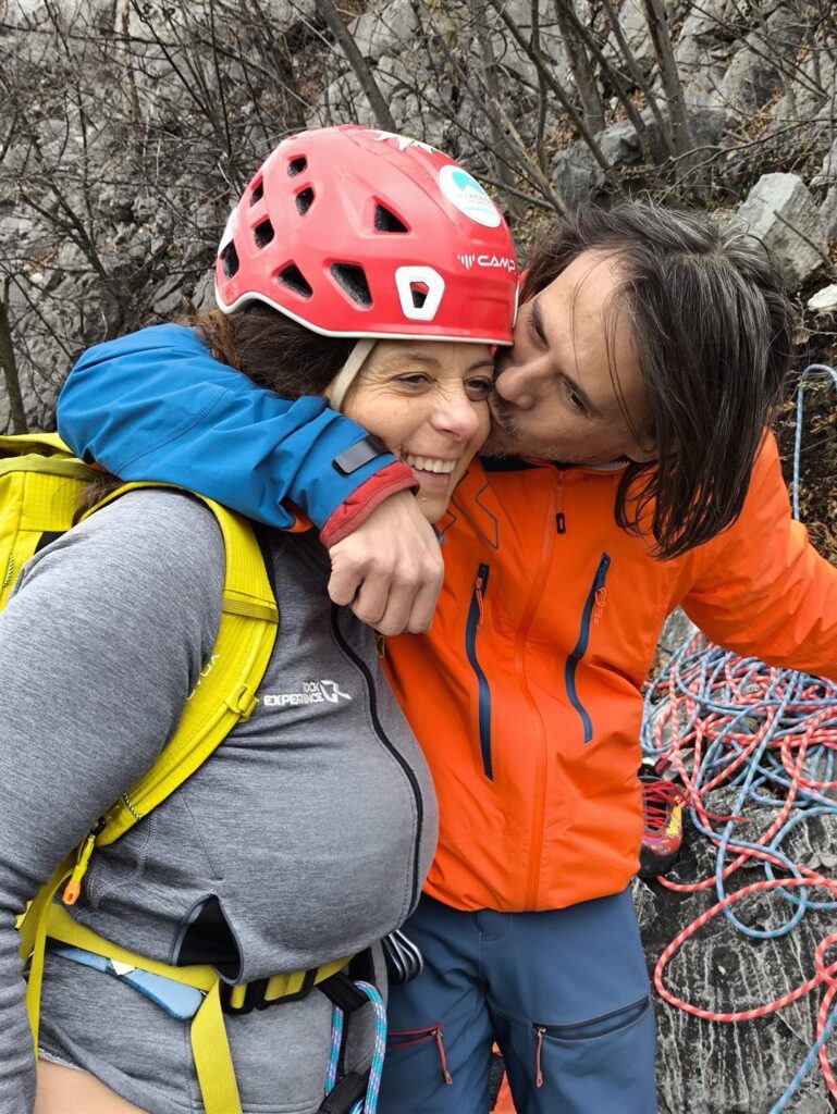 Brava Lauretta! Baci e abbracci di vetta