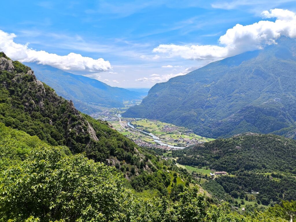La vista della bassa val d&#039;Aosta dalla nostra parete