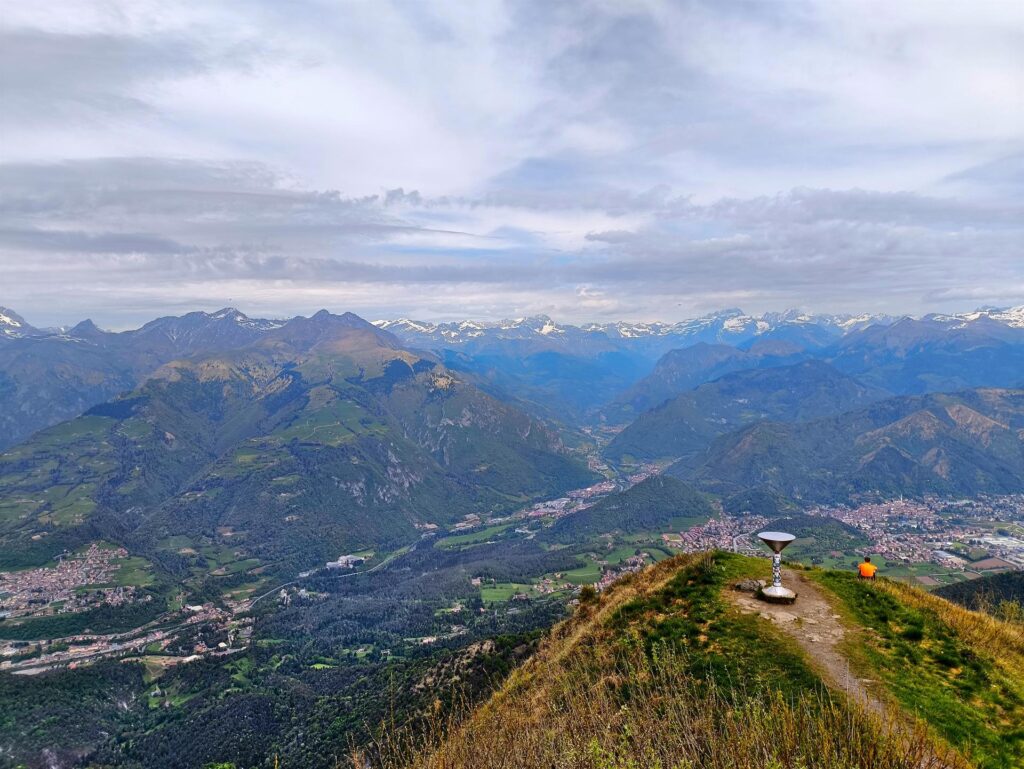 bel balcone panoramico sulle Orobie Bergamasche dalla croce