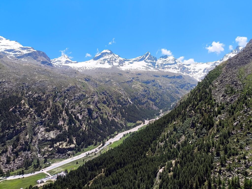 il panorama è da urlo e la via si sta rivelando molto bella