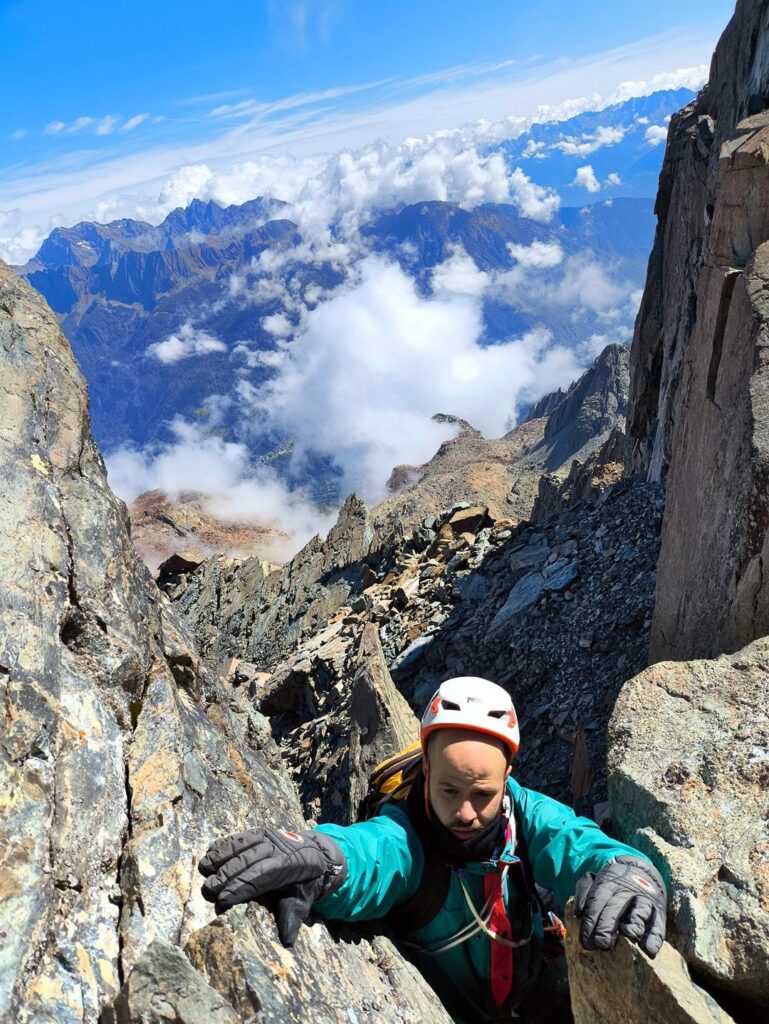 Andrea in uscita dal caminetto che abbiamo scelto per salire