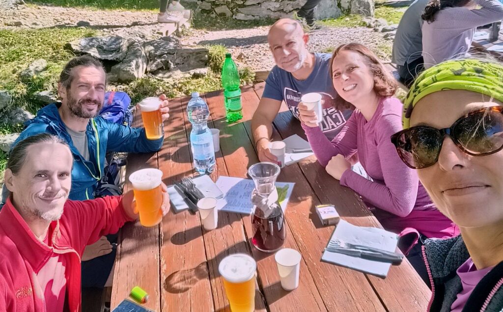 eccolo l&#039;obiettivo della giornata! gli amici e...