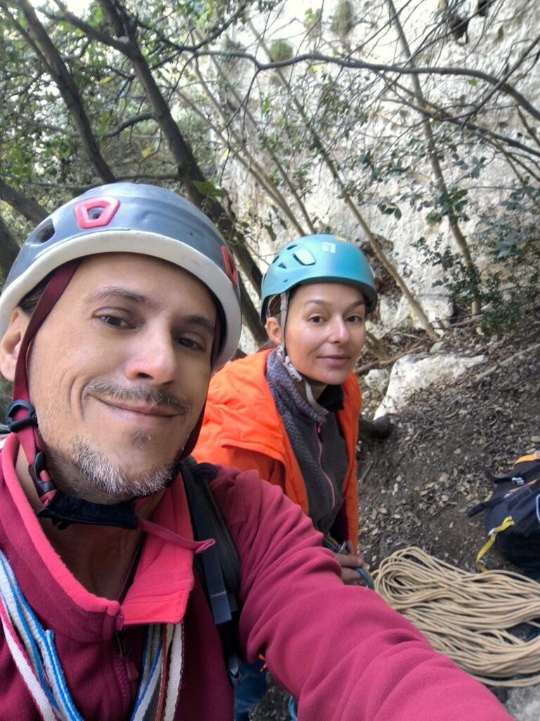 siamo alla base: decidiamo di percorrere la variante di attacco perchè ci sembra più pulita siamo alla base: decidiamo di percorrere la variante di attacco perchè ci sembra più pulita
