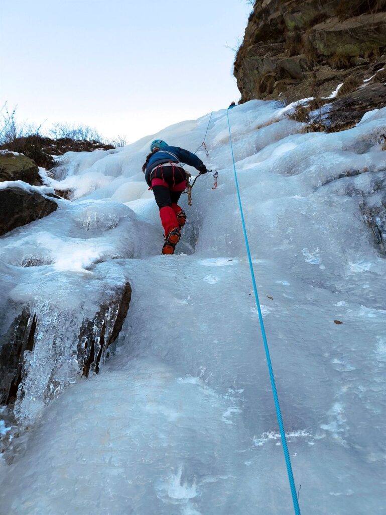 Erica che ri-muove i primi passi sul ghiaccio, come ogni anno c'è da riprendere quasi da zero... Erica che ri-muove i primi passi sul ghiaccio, come ogni anno c'è da riprendere quasi da zero...