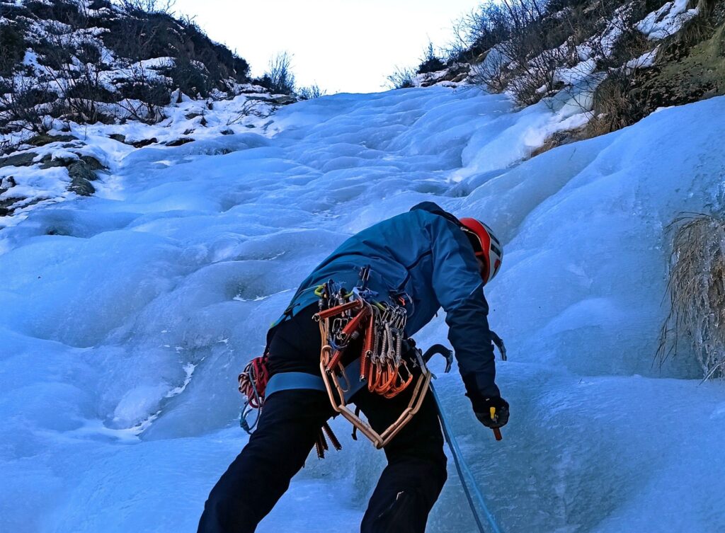 Dani e sullo sfondo il secondo tiro, a gobboni Dani e sullo sfondo il secondo tiro, a gobboni
