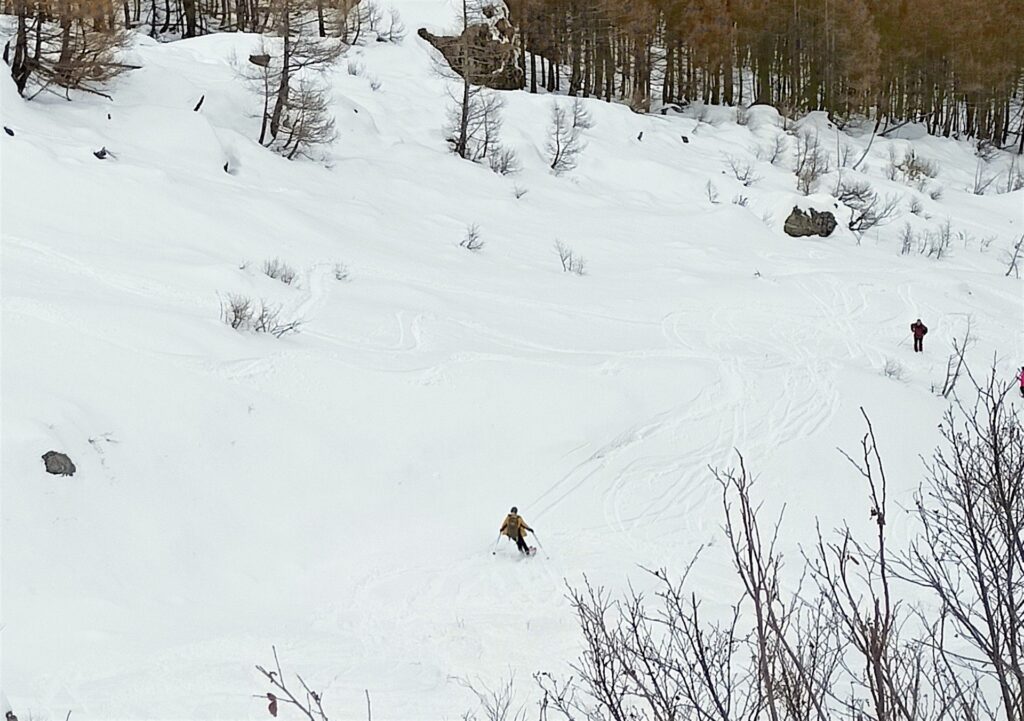 Gabri se la scia in un tratto con una pendenza interessante