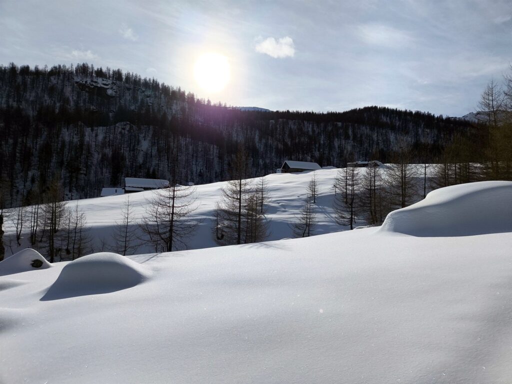 stiamo per raggiungere Stalletto e il suo ampio alpeggio