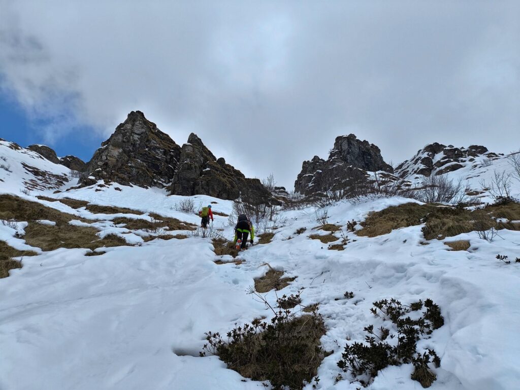 Vediamo finalmente l'ultima parte: dobbiamo infilarci in mezzo ai castelli rocciosi