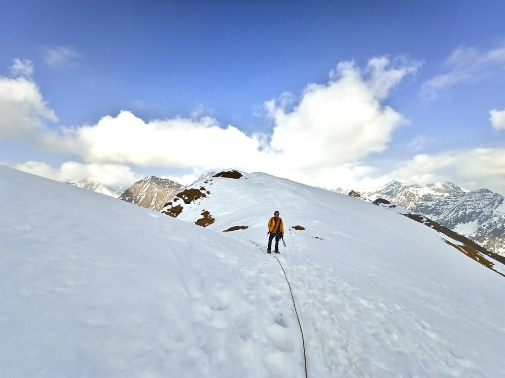 Gab in cresta, appena uscito dal canale