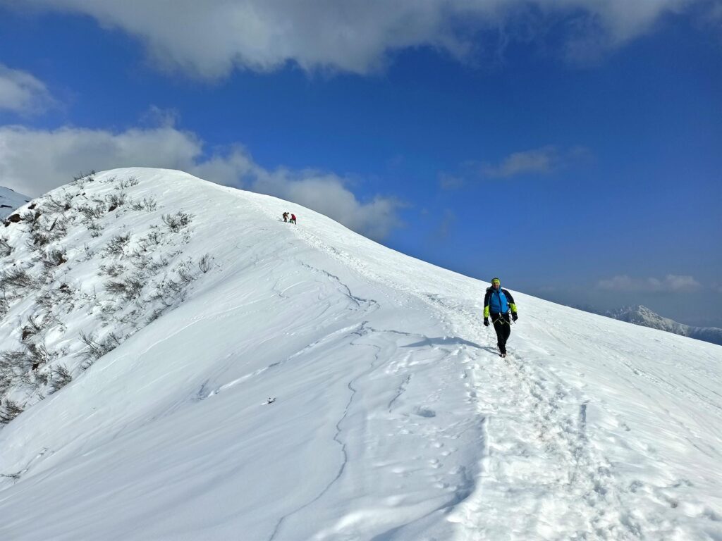 Dani lungo la cresta di discesa