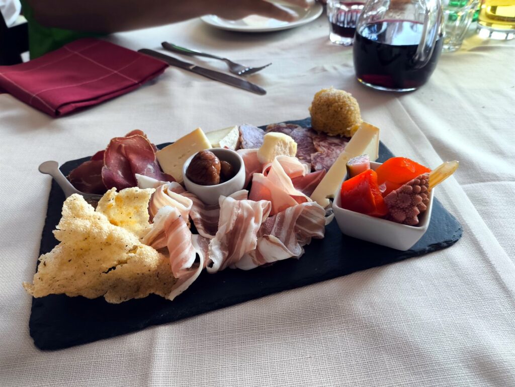 partiamo con il piede giusto: antipasto condiviso, per rimanere leggeri