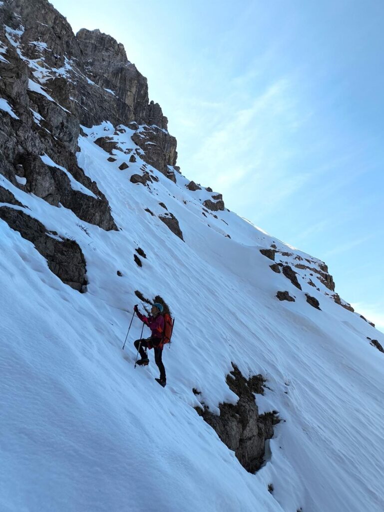 La seconda parte del canale diventa un po' più ripida, sui 45 gradi circa La seconda parte del canale diventa un po' più ripida, sui 45 gradi circa