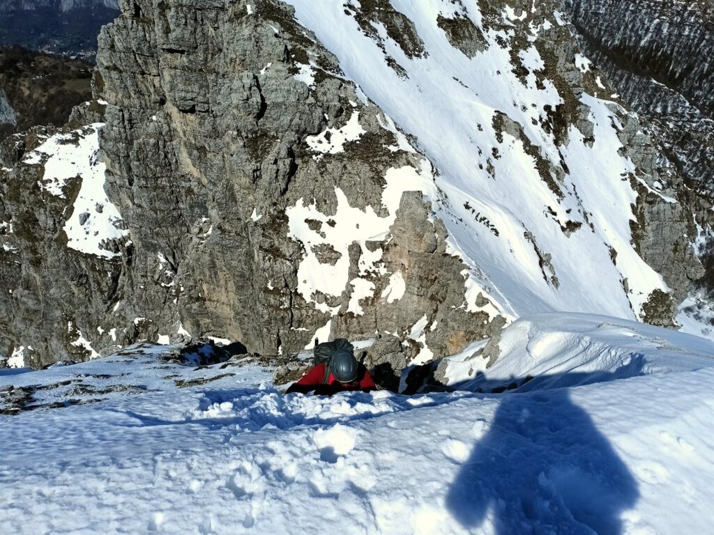 Gab sul muretto di uscita dal canale Gab sul muretto di uscita dal canale