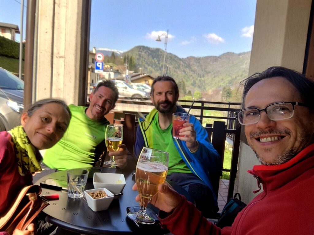 giusto per non farci mancare nulla, pure l'aperitivo a fine gita