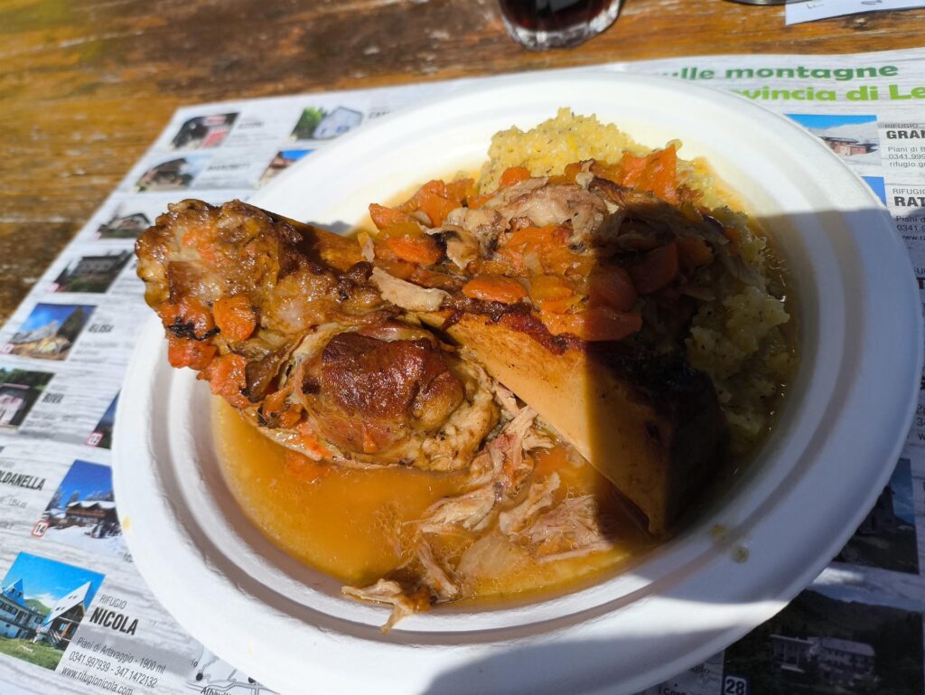 Stinco con polenta del rifugio Azzoni super approvato!!! Stinco con polenta del rifugio Azzoni super approvato!!!