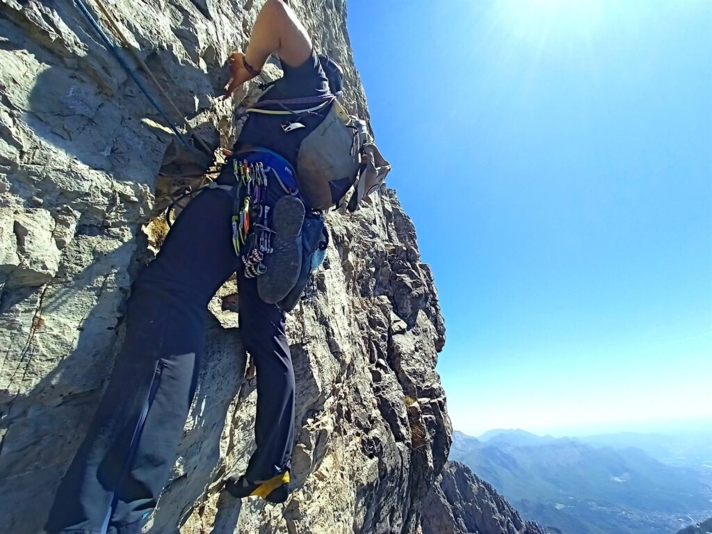 Cicio prima di affrontare il passo aggettante del sesto tiro, molto bello anch'esso