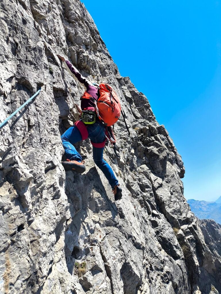 Erica sullo strapiombino del sesto tiro