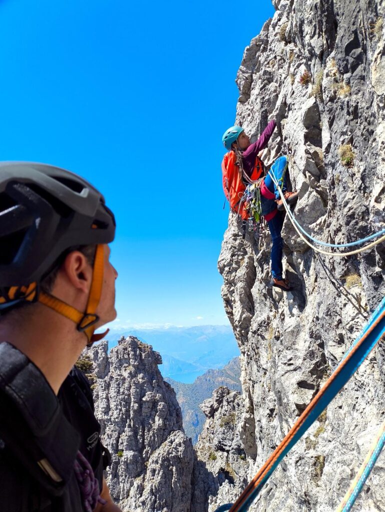 Erica mentre vince lo strapiombino del settimo tiro