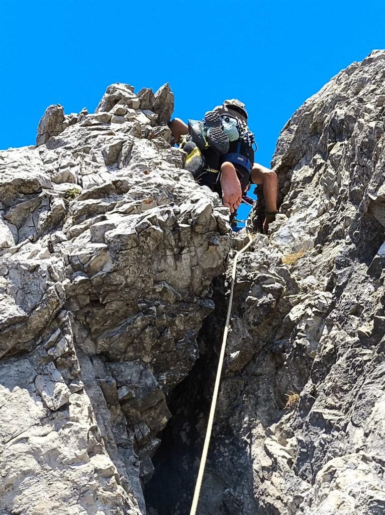 Mancavano pochi metri, ma Cicio ha deciso che le scarpe le toglieva prima :D