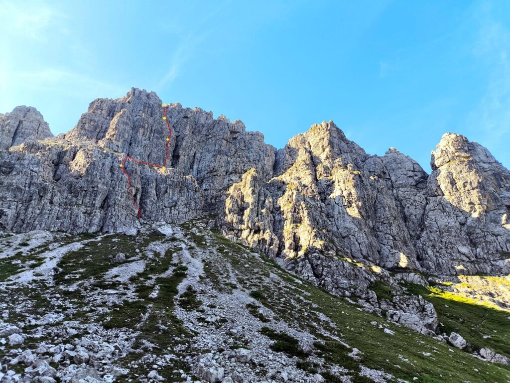 Le torri del Pesciola e la linea da noi seguita: variante Bergamaschi + Casari-Zecca Le torri del Pesciola e la linea da noi seguita: variante Bergamaschi + Casari-Zecca