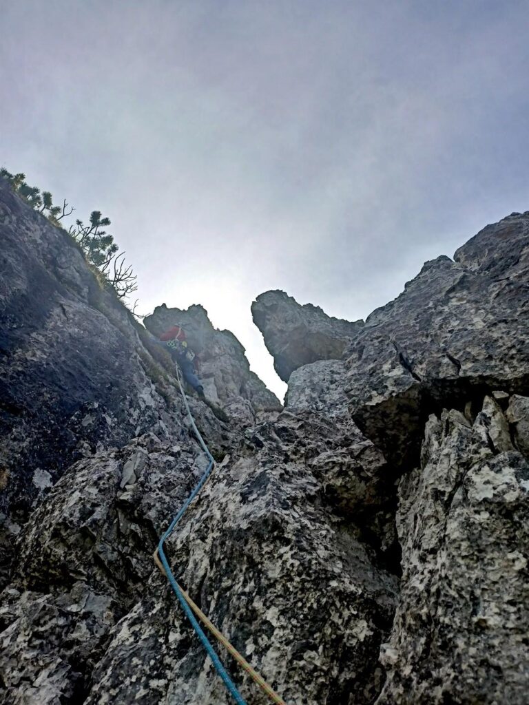Gab sul quarto tiro che &egrave; pi&ugrave; una ravanata trad su roccia rotta 'D