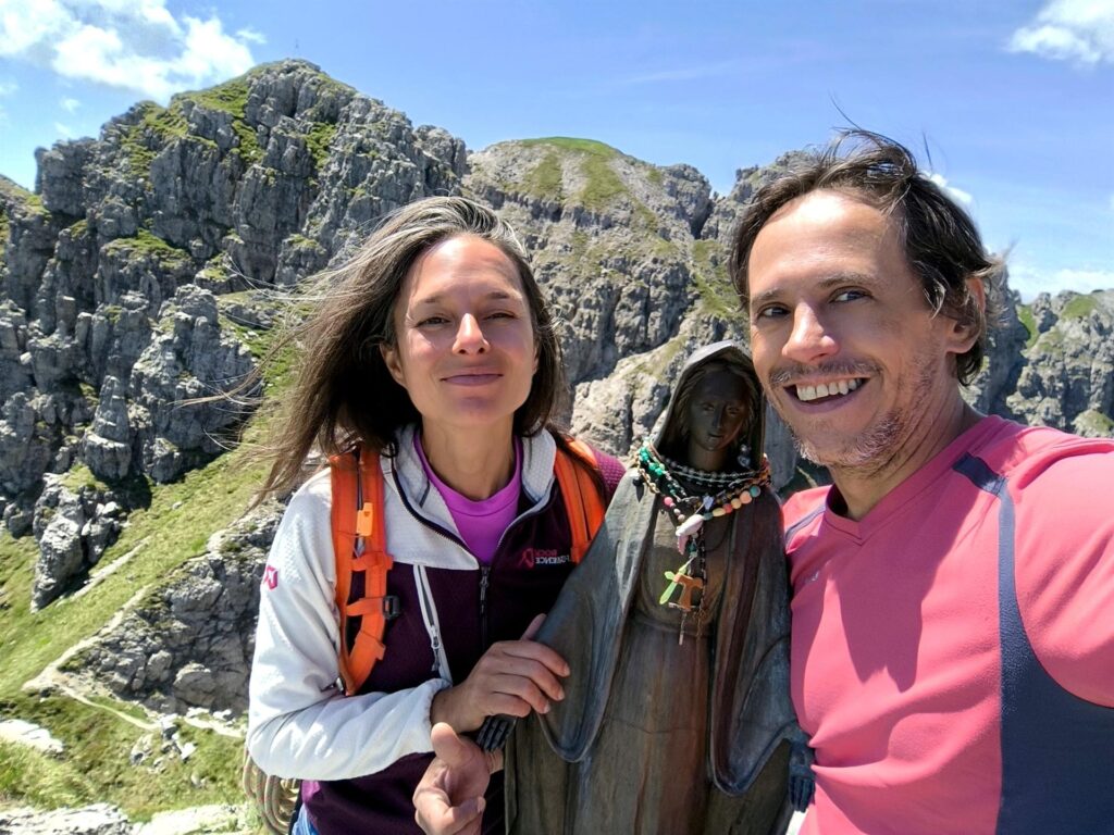 Un salto in cima per fare la foto con la madonnina di vetta ;) Un salto in cima per fare la foto con la madonnina di vetta ;)