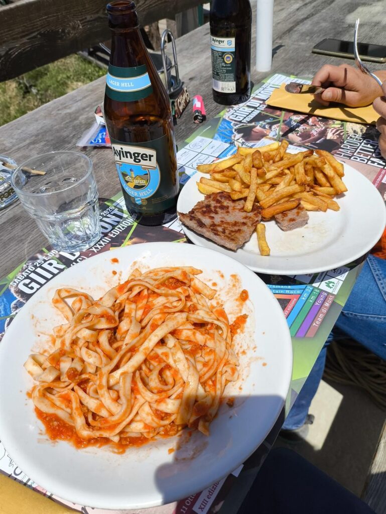 E via che si scende al Lecco per un meritato pranzo! E via che si scende al Lecco per un meritato pranzo!