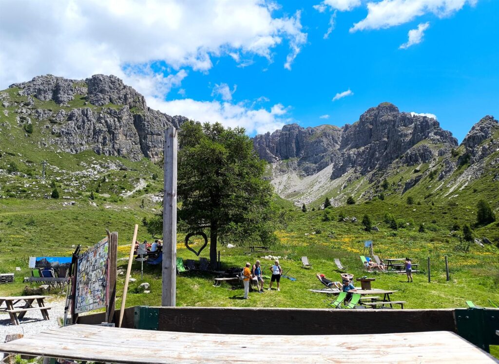Il gruppo del Pesciola-Campelli visto dal rifugio Lecco Il gruppo del Pesciola-Campelli visto dal rifugio Lecco