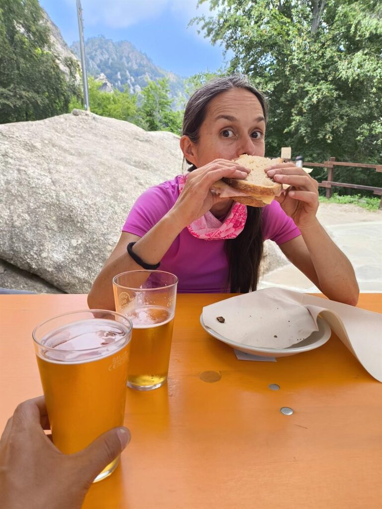 La meritata merenda post via al rifugio! La meritata merenda post via al rifugio!