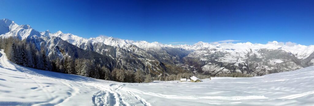 Panoramica della parte alta della val d'Aosta da circa met&agrave; gita
