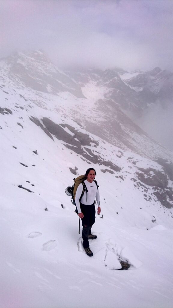 Io comunque non perdo il buon umore. Il posto è bellissimo e sono strafelice di essere di nuovo sulla neve. Mi mancava!! Io comunque non perdo il buon umore. Il posto è bellissimo e sono strafelice di essere di nuovo sulla neve. Mi mancava!!